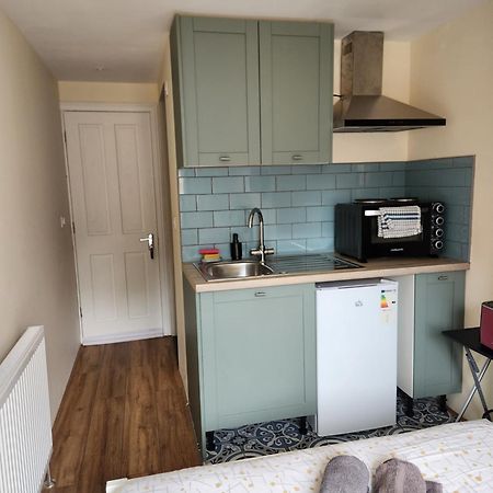 Ensuite Studio Flat Crawley-Gatwick Ifield Zewnętrze zdjęcie