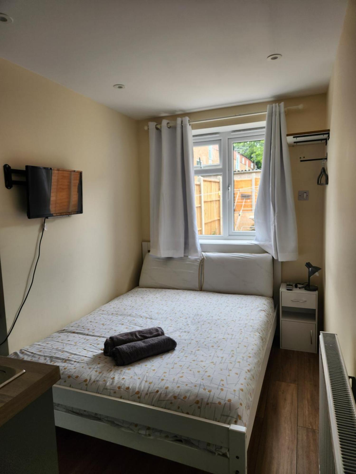 Ensuite Studio Flat Crawley-Gatwick Ifield Zewnętrze zdjęcie